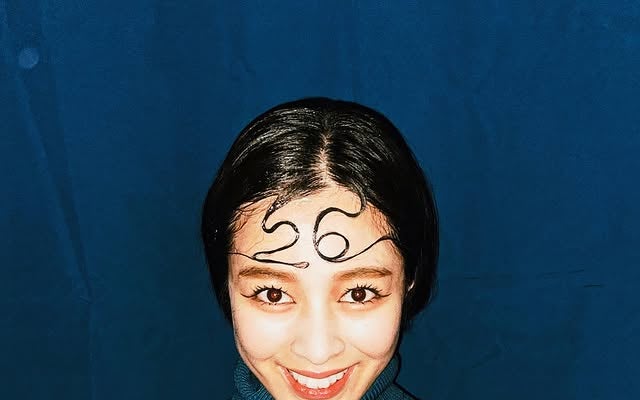 「デコに目がいきましたね？」新喜劇女優・小林ゆう、26歳誕生日のインスタ投稿でユニーク前髪を披露！？