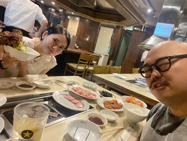 クロちゃんが仕事の後の焼肉デートを満喫！