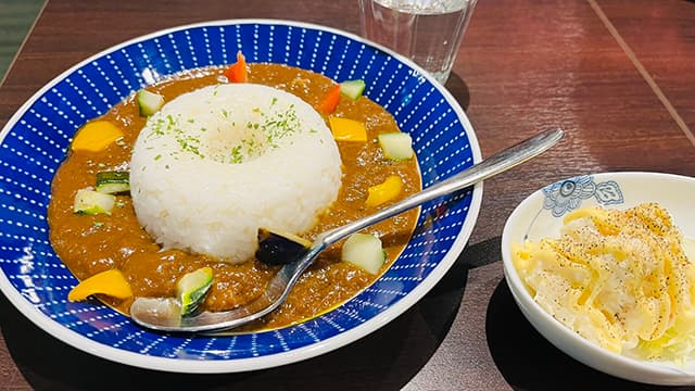 怪談師・牛抱せん夏「イベントの話をしに伺ったのに」思わぬ形でのご馳走にファンも絶賛！