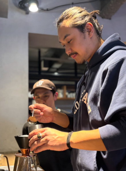 「意外な一面」髙橋光成が休日にコーヒーを学ぶ姿が話題