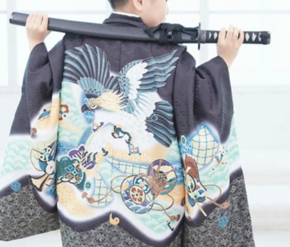 「お父ちゃんそっくり😂」市川由衣さんが夫・戸次重幸さん似⁉️長男の“七五三ショット”を公開