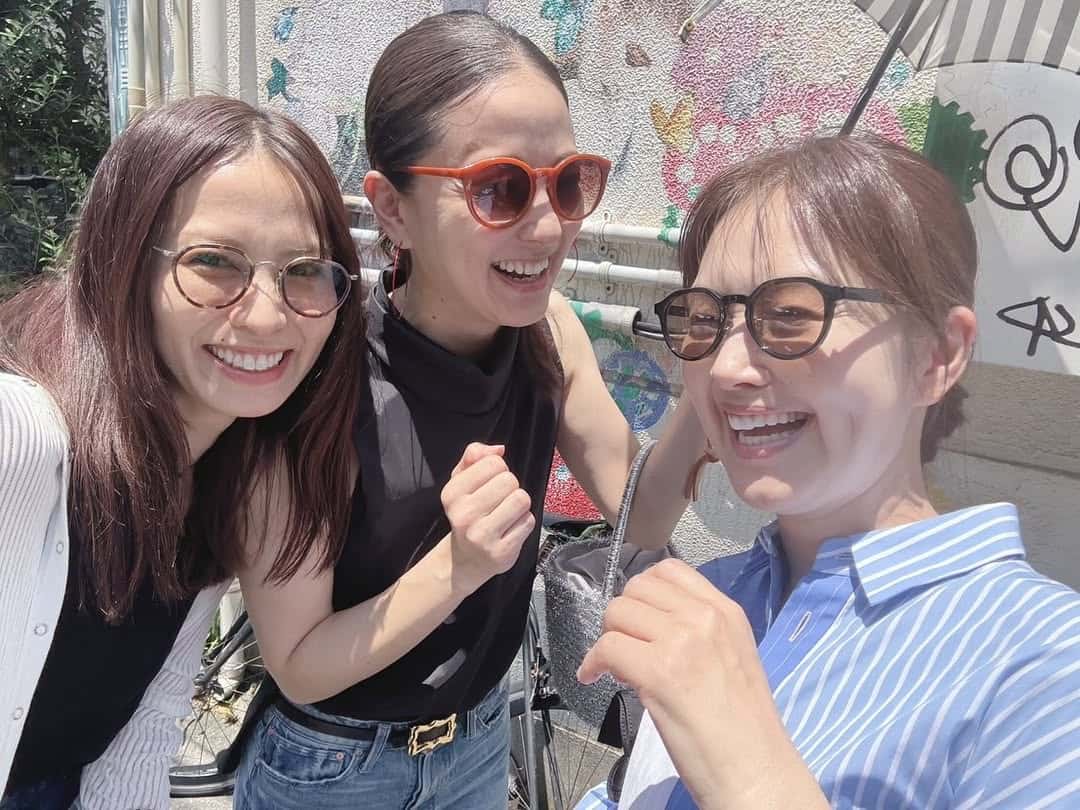 「もうなが〜いお付き合いだから安心感すごいわ（笑）」市川由衣が大親友と一緒に9年前の秘蔵写真も公開