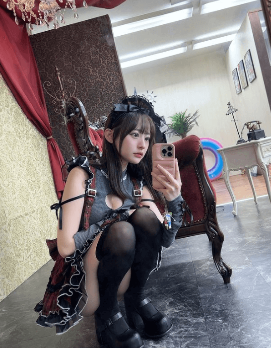 「ドキドキした…」グラドル・高崎かなみ、胸元＋美脚が眩しいマリームーン・ショットを披露！