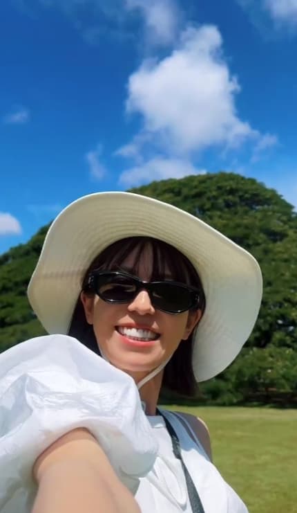 「この笑顔反則!!」若槻千夏、春休みを満喫する“パーフェクトスマイル”が話題に