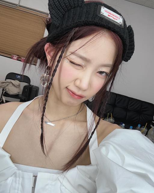 LE SSERAFIM・KAZUHA の悩殺ウインクが可愛すぎると話題に💞