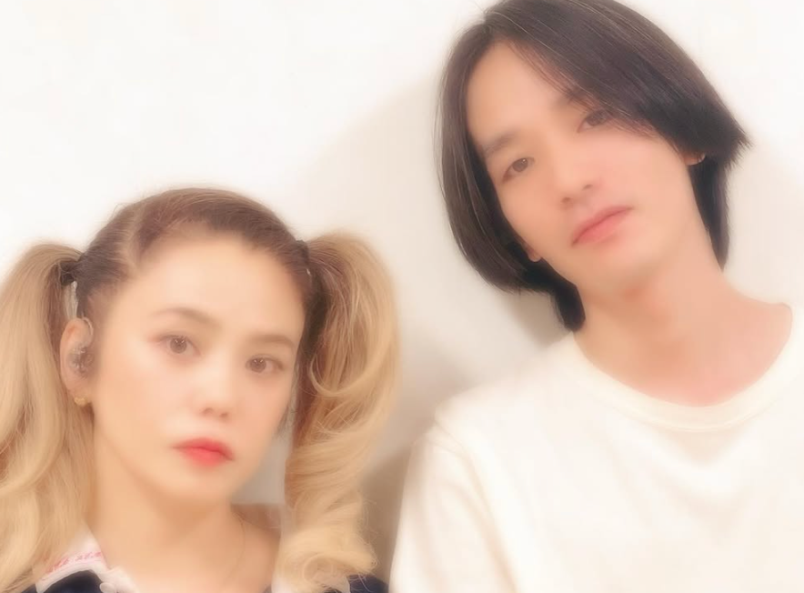 胸熱の共演！Charaが高知ライブで見せた同級生風2ショット