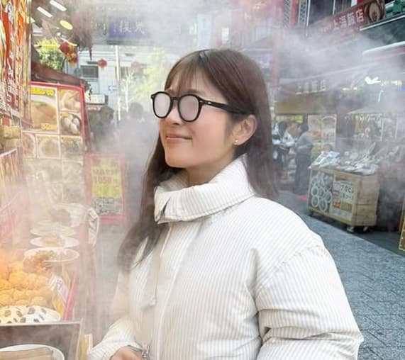 「え、碇ゲンドウ？笑」渋谷凪咲、神戸での家族旅行の様子をアップ！