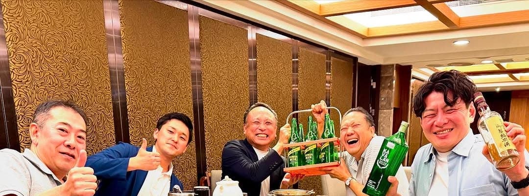 鎧塚俊彦、現地日本人オススメの台湾料理店を満喫。「豚肉とカラスミは抜群です」