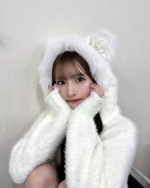 「チョコとアイスがあれば、OK？」AKB48平田侑希、〇〇に変身したあざとかわいいショットを公開！