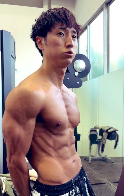 まるで別人 コロチキ西野の変貌っぷりにファン「コロコロからゴリゴリ」