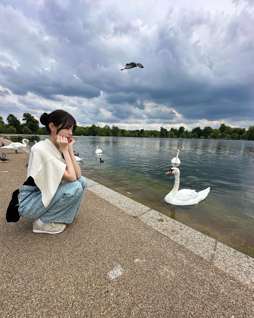 IVEウォニョンがロンドンでのオフショットを公開！