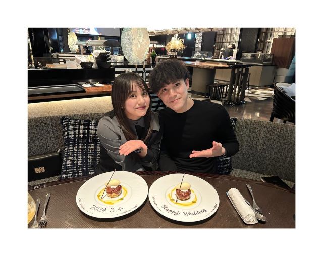 体操女子五輪メダリストの村上茉愛、イケメン夫との結婚一周年ショット公開「1st wedding anniversary💖」