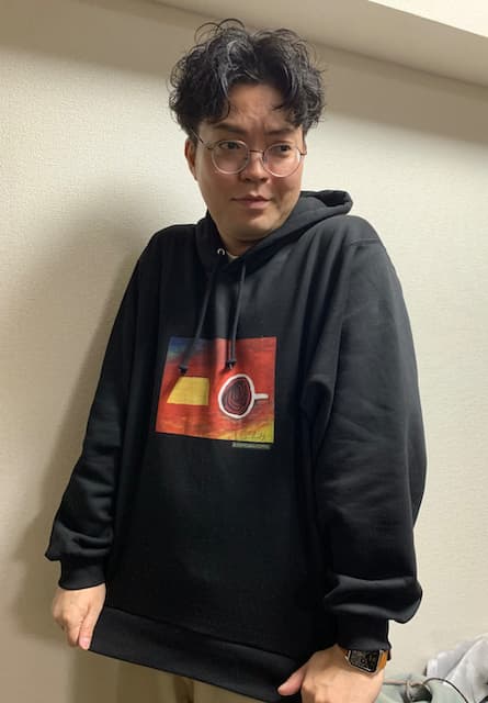 ヤーレンズ出井のパーカーオフショットが可愛すぎると話題！