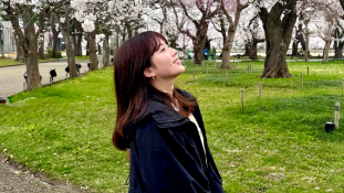 「桜と一緒に、笑顔も満開」田中萌、新潟・高田城址公園での“春爛漫ショット”に癒される！