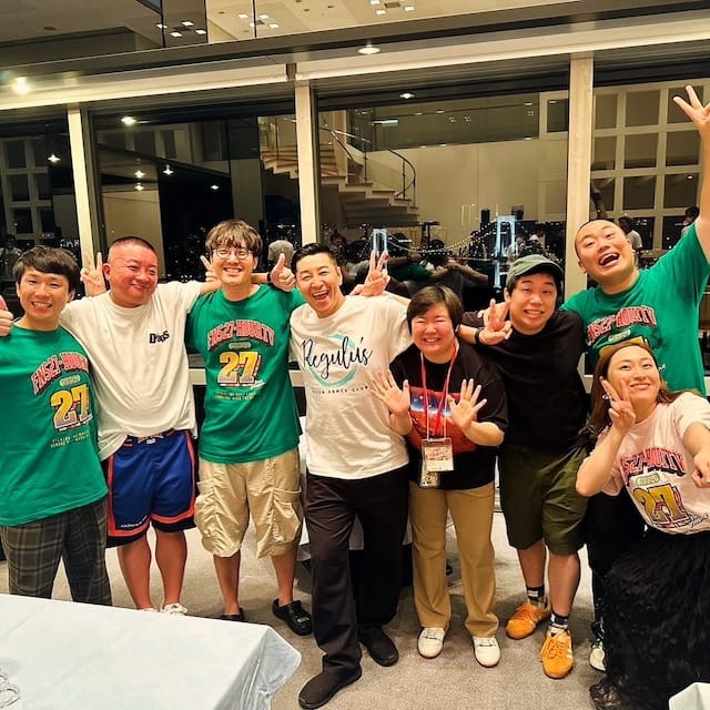 ”4回泣いた”人気芸人が27時間を駆け抜けた仲間との集合写真を公開！「めっちゃTのしかっT」