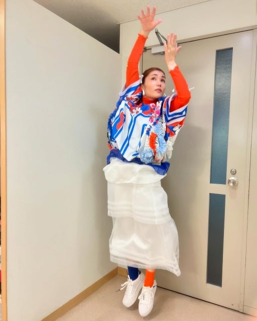 平野ノラ、異次元ジャンプでスリーポイント炸裂。バブリー×スポーツミックスでナウなヤングの頂点を狙う