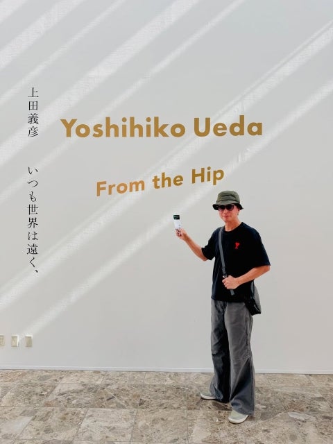 椎名桔平が上田義彦写真展を訪問。「静謐で美しい世界」に自身の写真も展示