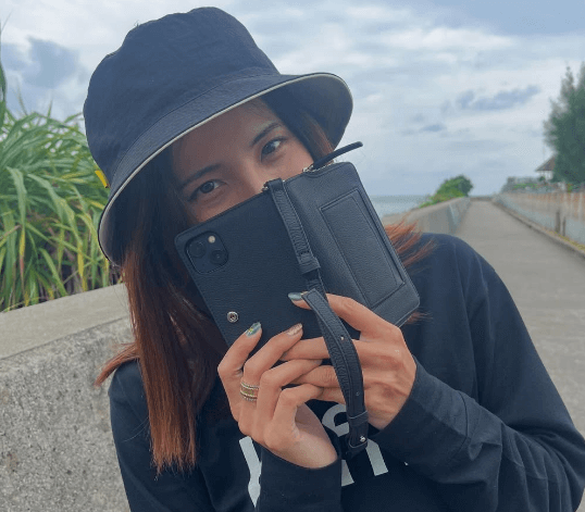 「綺麗〜！」元グラドルの美女スポーツモデル、自然の景観が美しい地で”美ショット＆猫フォト”を公開！ファンヒーリング状態