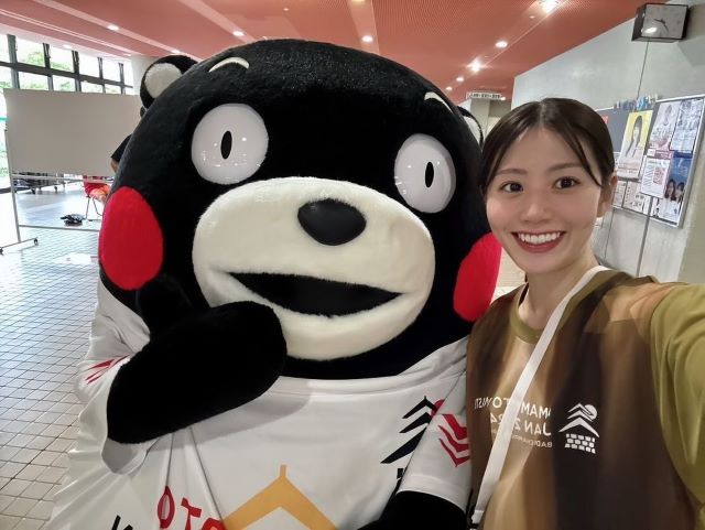 「お疲れ様！」シダマツ・志田千陽、熊本マスターズ応援に感謝！くまモンとも笑顔でパシャリ！