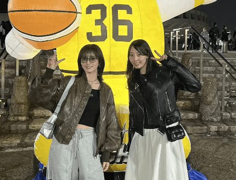 「2人ともめちゃくちゃ可愛い〜」元AKBの美女タレント、山本彩とバスケ観戦！久々の2ショットにファン感激「この2人が好き」