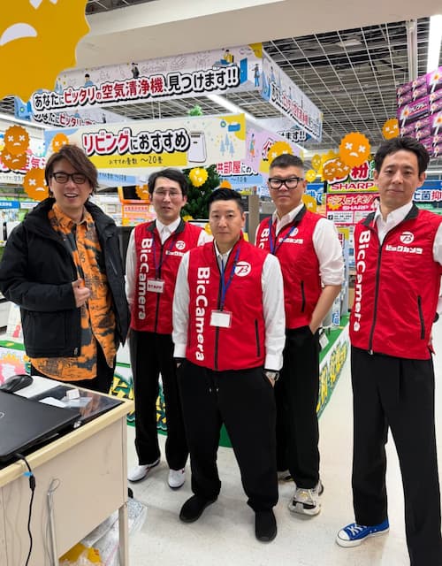 「めっちゃ小さく見えます笑」チョコプラ長田、“巨人”に囲まれる！？