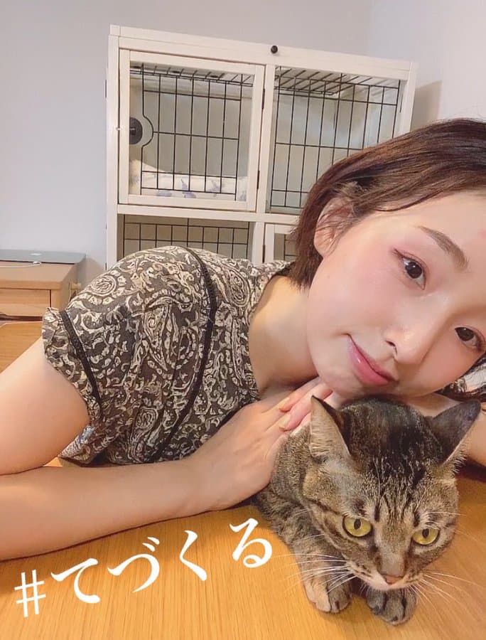 洲崎綾が自身の番組「手づくるラジオ」を告知