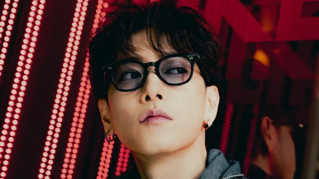 「ソウルがさらにおしゃれに見える」佐藤健、韓国・ソウルで魅せたクールショットに反響