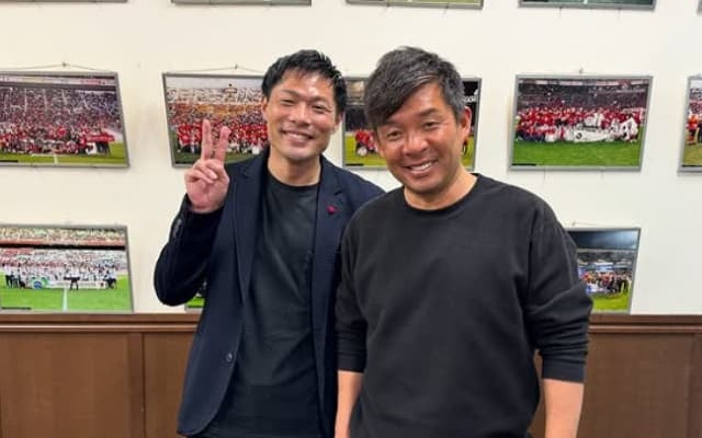 「俺もあんな風に歳を重ねていきたいな」元サッカー選手が鹿島アントラーズのクラブハウスを訪問！