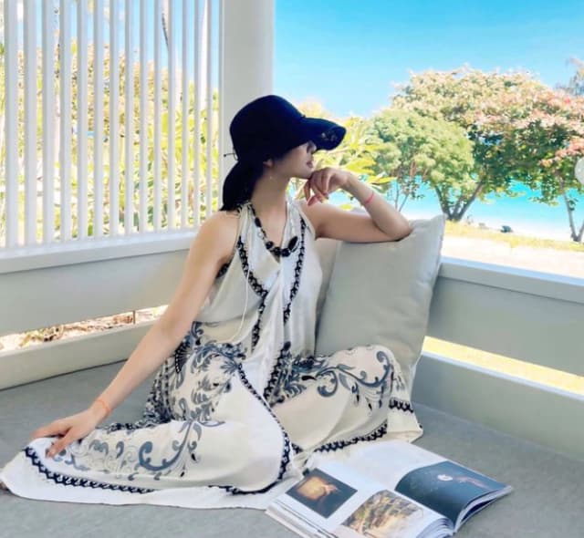 モデル アンミカ in オーストラリア 大人のバカンス！「波と風と鳥の鳴き声の音が心地よく、寝落ちしてしまいます💤」