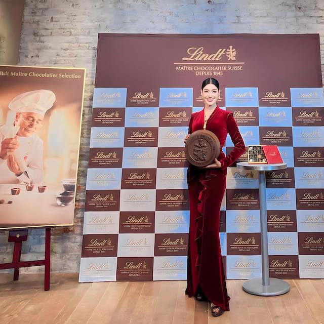 アンミカ、チョコブランドのイベントに登壇！美しいドレス姿を披露✨