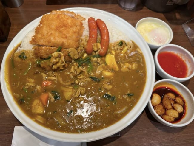 レインボー・ジャンボたかおがCoCo壱で豪快メニューを堪能！