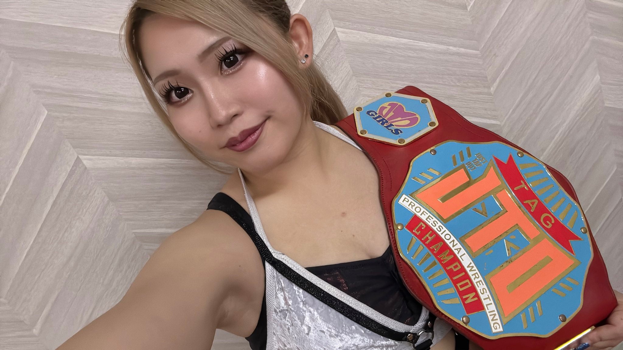 女子プロレスラー・稲葉ともかが“SAKURAアリーナ”1周年をお祝い！