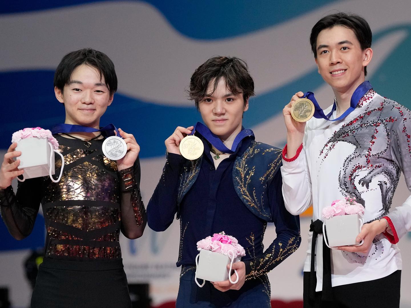 鍵山優真が世界選手権2位に🥈宇野昌磨と堂々の表彰台へ登壇⛸