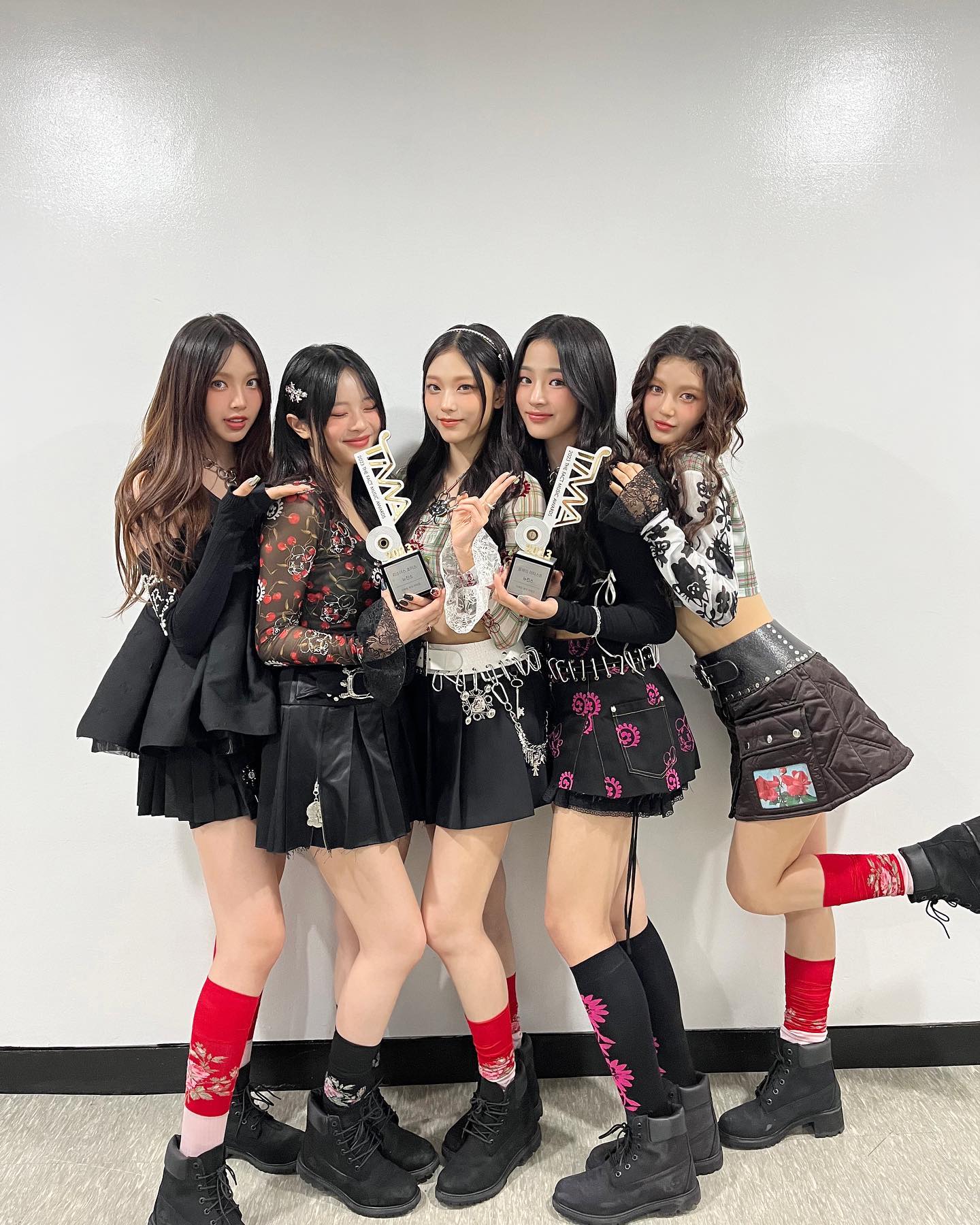 韓国の音楽大賞で2冠!?人気No.1のKPOPアイドルグループ・NewJeansから目が離せない!