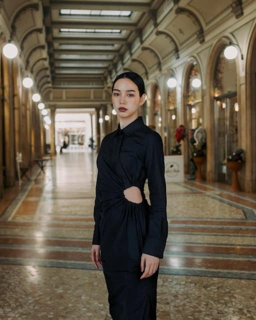 「穴に吸い込まれる」ほど美しい！？モデル・のんのドレス姿が話題に