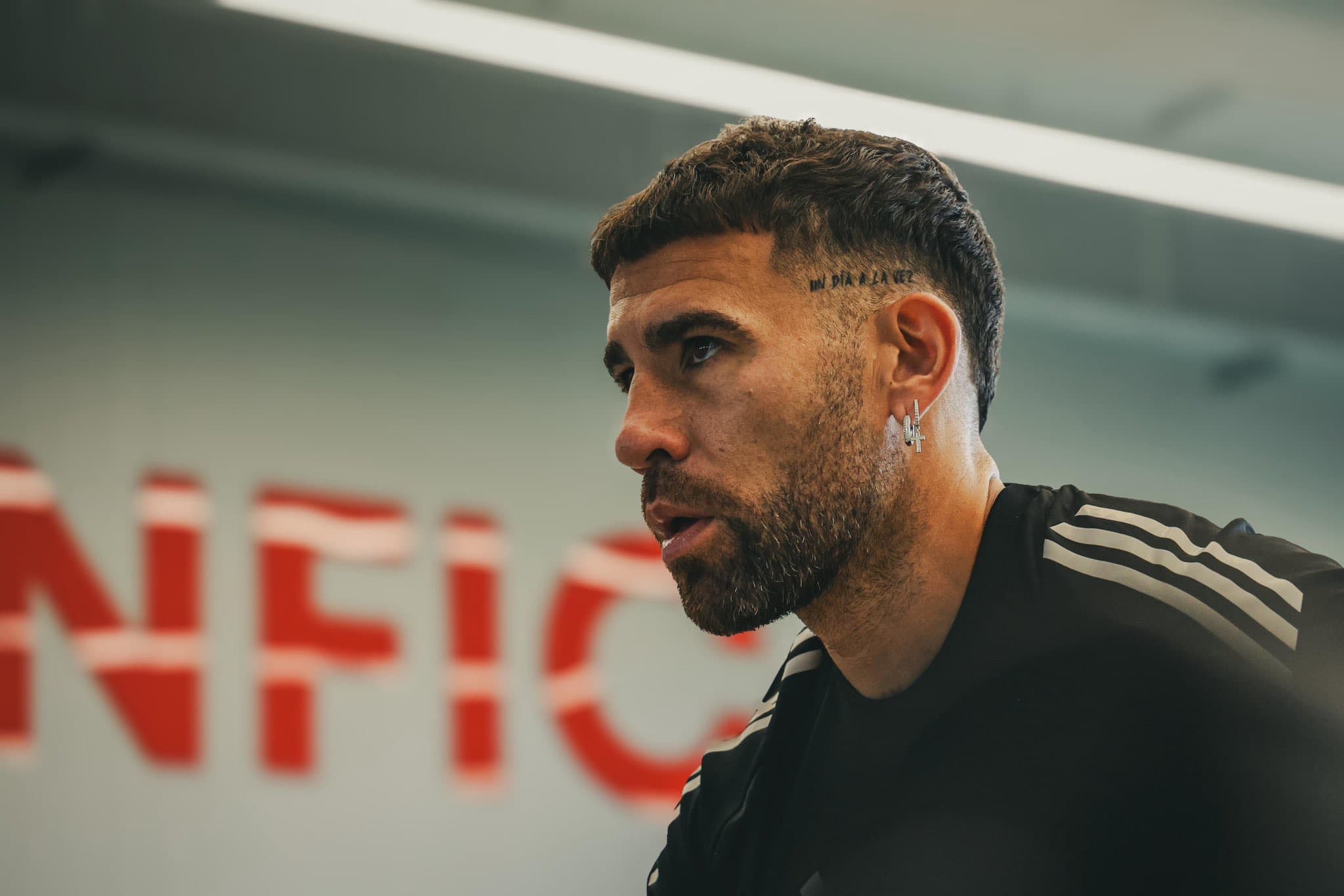 “Seguimos”の一言に込めた決意　オタメンディの練習姿が話題に