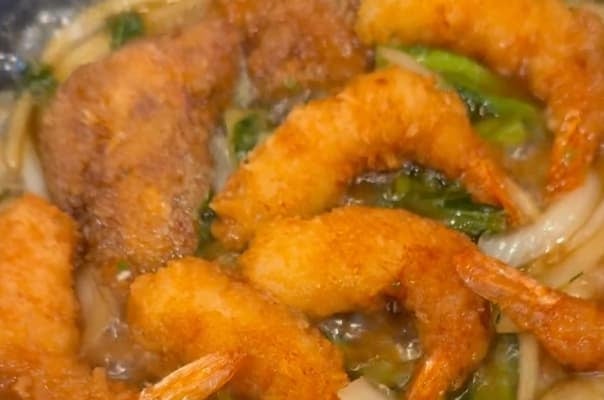 音が飯テロすぎる…！小川菜摘のトロトロ卵とじ動画が話題に！