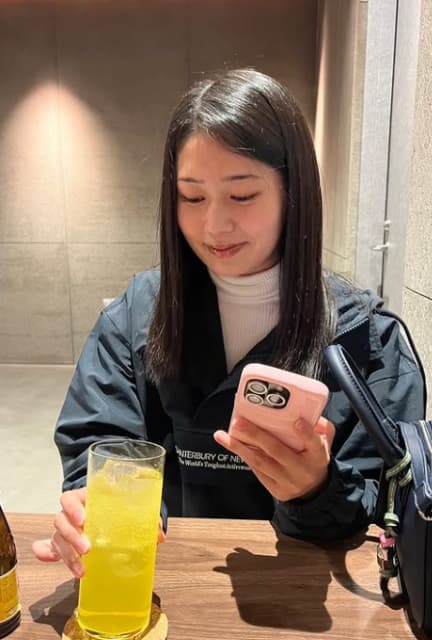 浅野杏奈が姉妹でのサウナ満喫を報告！締めの一杯にご満悦