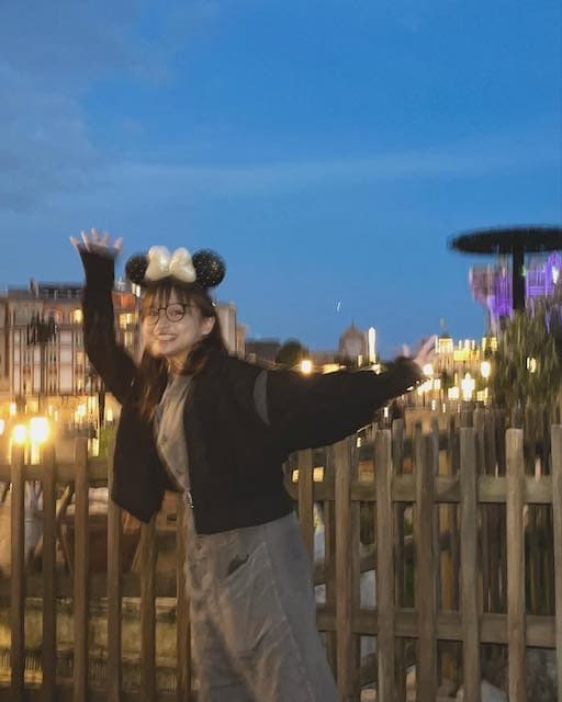 影山優佳が彼氏目線デートショットを公開⁉︎ディズニーで大はしゃぎ😚💓