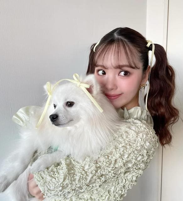 藤田ニコル 愛犬とお揃いのリボンでのツーショットが話題に🐶💕