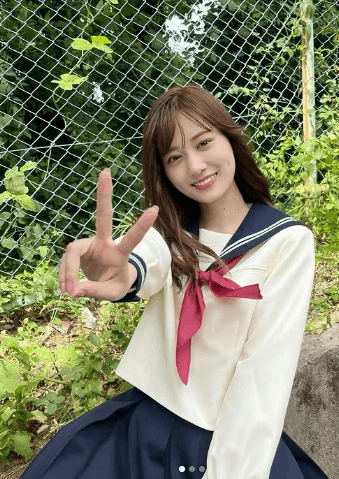 「セーラー服はもうさすがに人生で最後な気がする」山下美月が美少女ショットを公開！