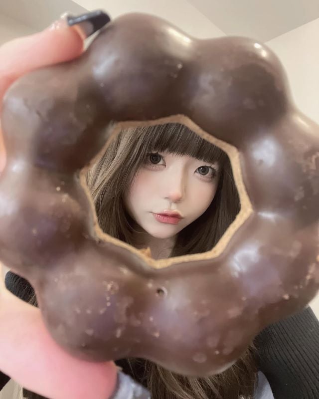 あの人気インフルエンサーの最新ショットが「なんだか懐かしい撮り方！？」と話題に