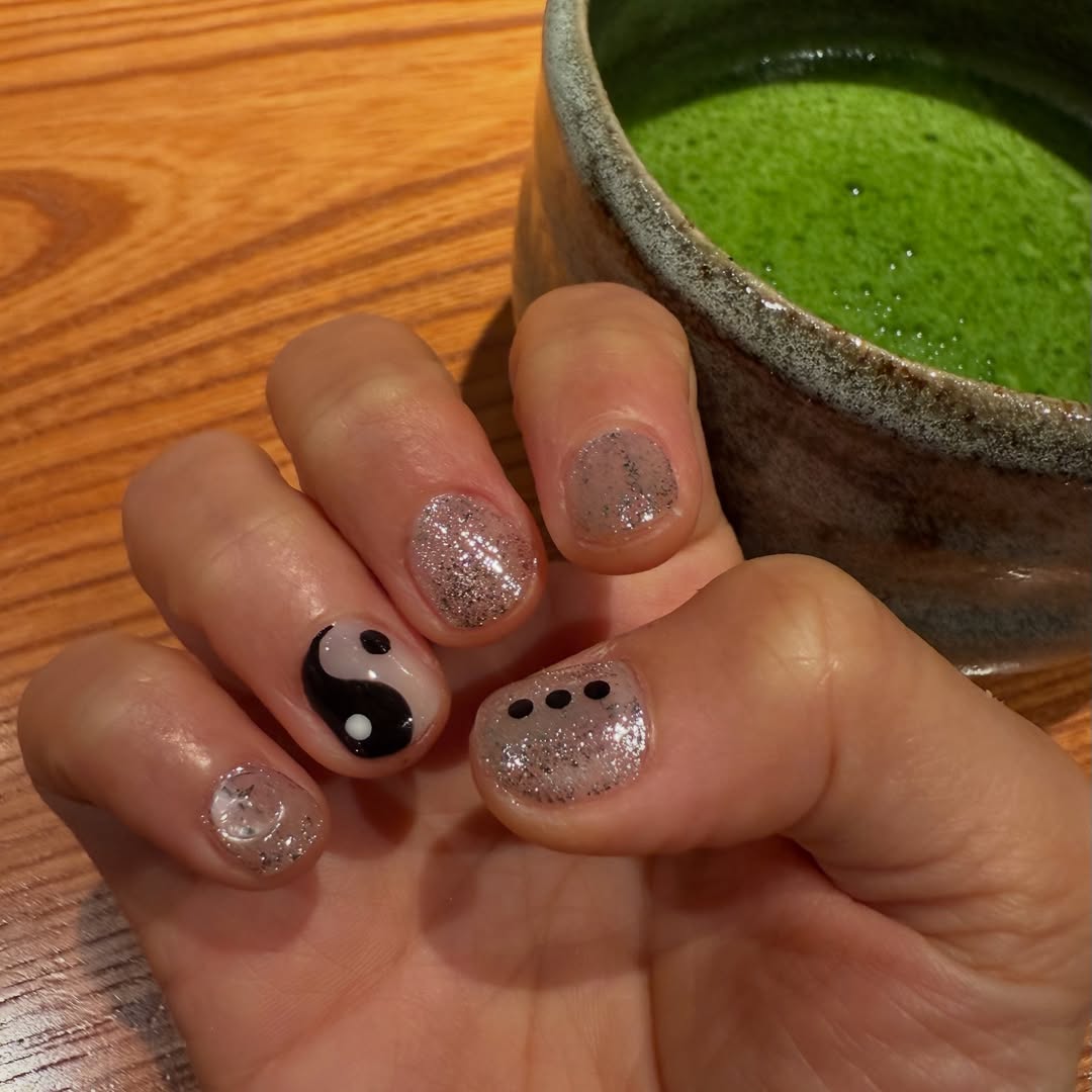 高橋愛、おニューの爽やかネイルを公開「天才！幸せ！」