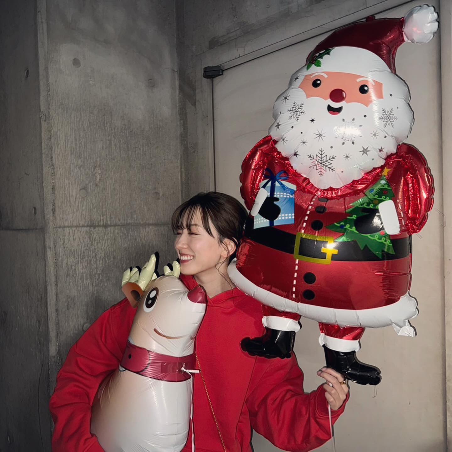 永野芽郁  指輪きらりのクリスマスショット公開💍🎅「最高かよ♥♥♥」