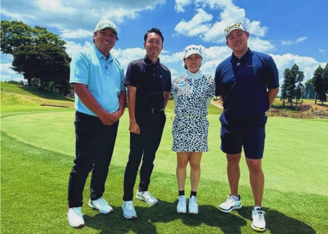 快晴のゴルフ場！松坂大輔、撮影現場で笑顔のショット公開