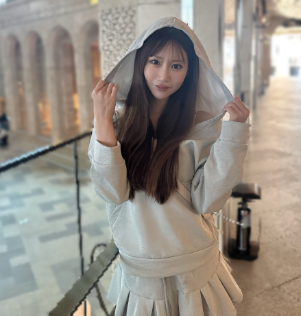 日南まみが魅せた“ゆるモード”な最旬コーデ！フーディ×プリーツで可愛さ倍増！