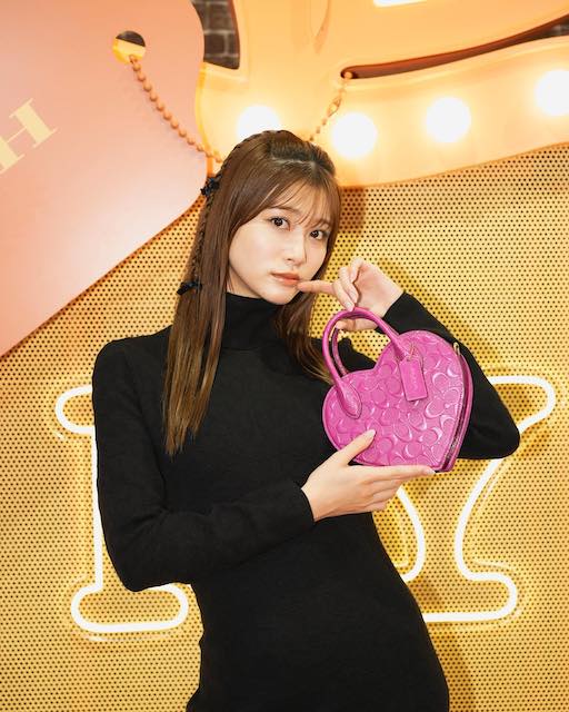 めるるがCOACH一色のコーディネートを披露！「可愛すぎ♥️」