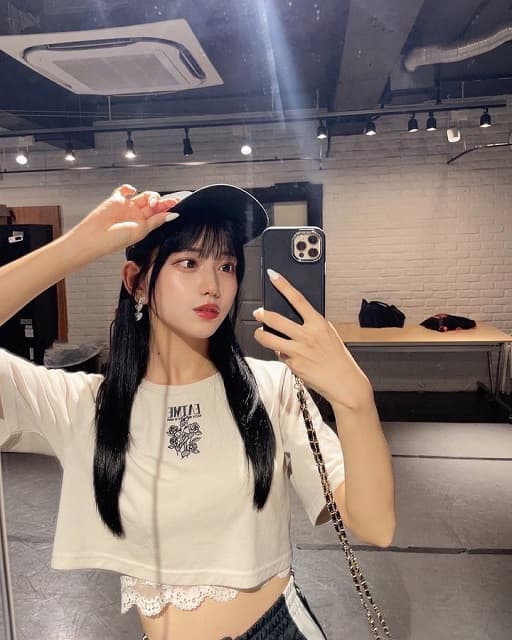 「黒髪派歓喜！」女性アイドルがイベント前日に髪染め報告！