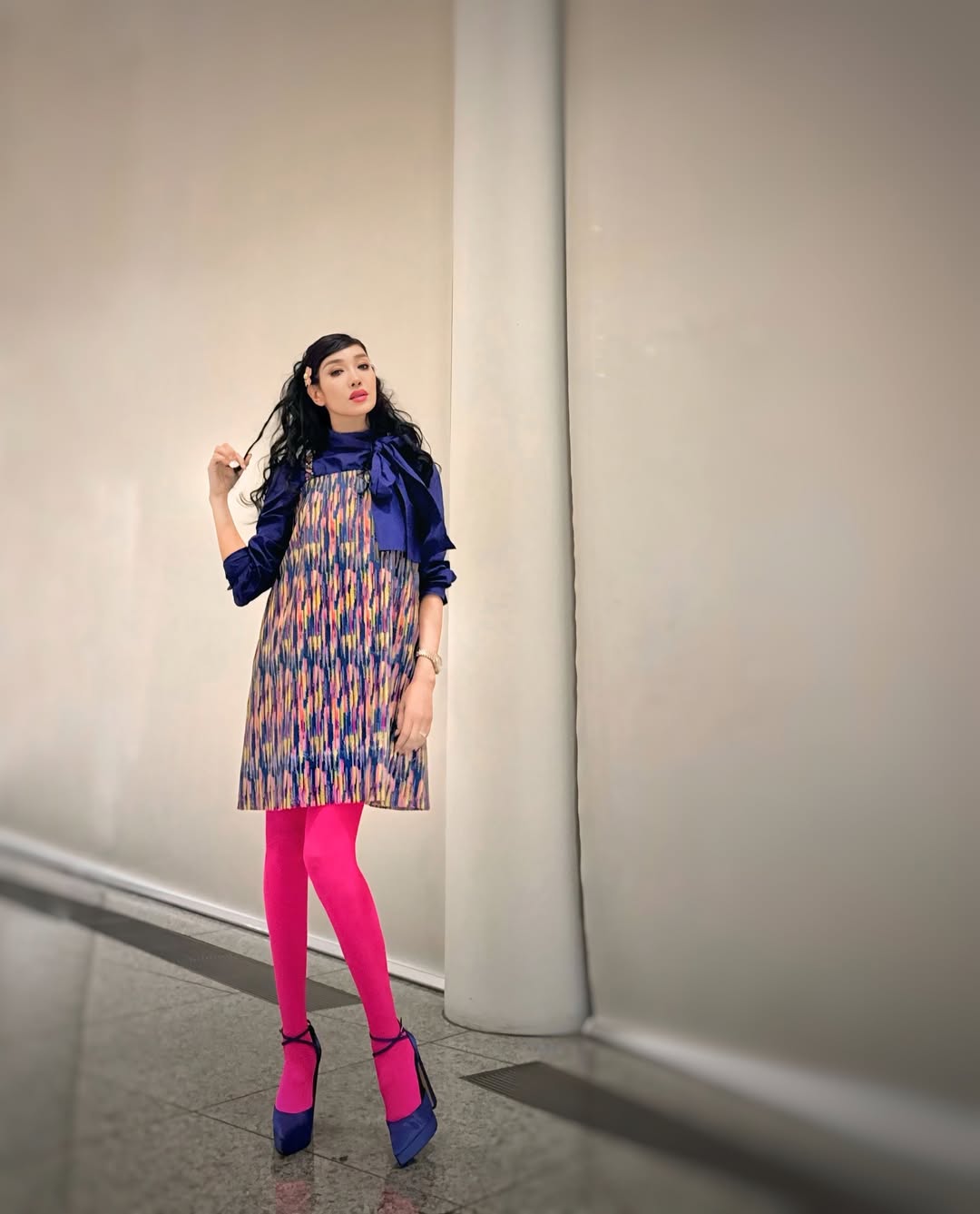 アンミカ、華やか衣装を一挙公開　大人ドールからボルドーコーデまで