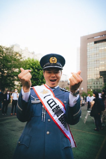 那須川天心が警察官に⁉️👮‍♂️制服ショット公開で話題に📸✨